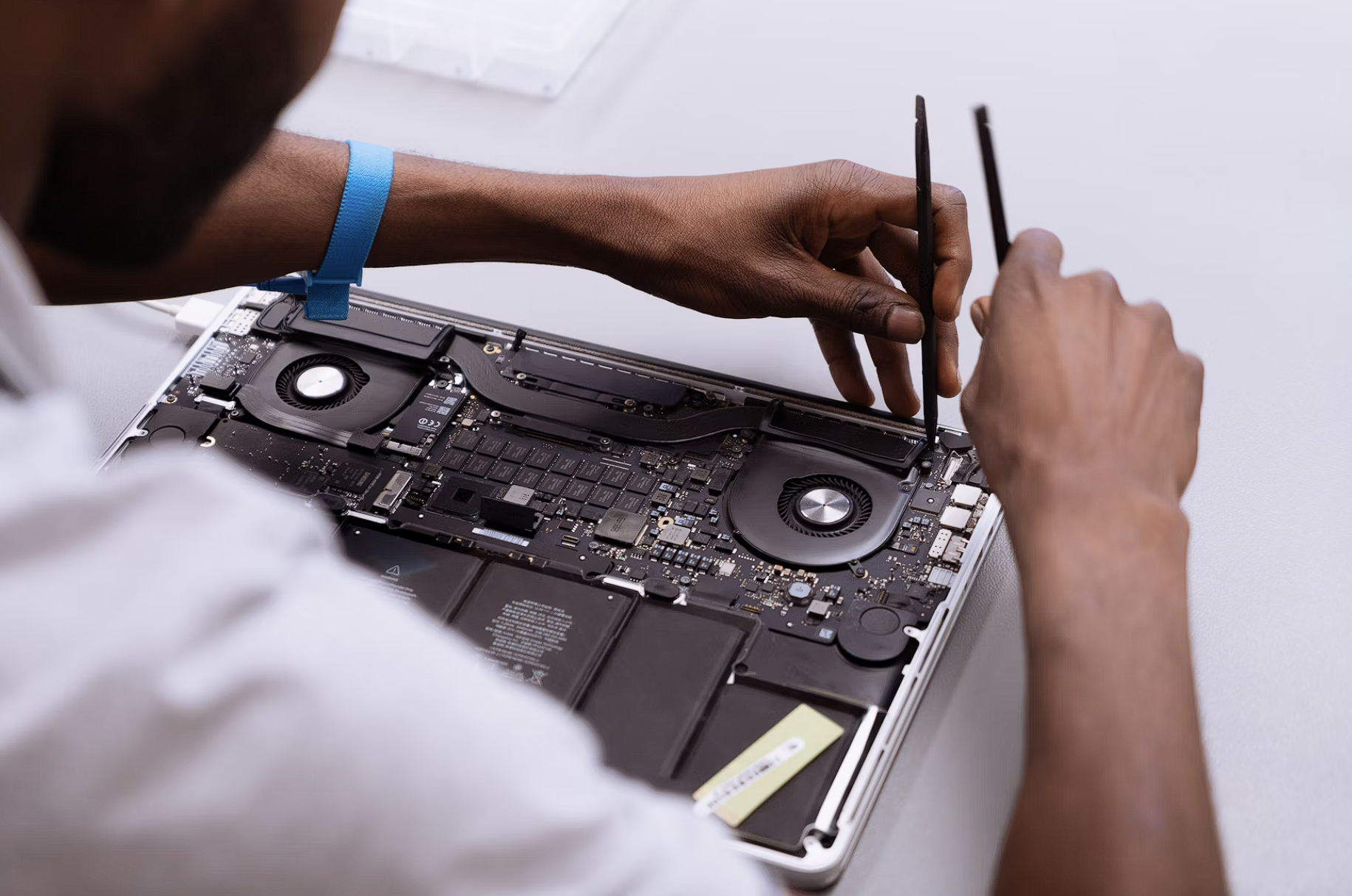 MacBook Repair Center Pune - Apple device repair services